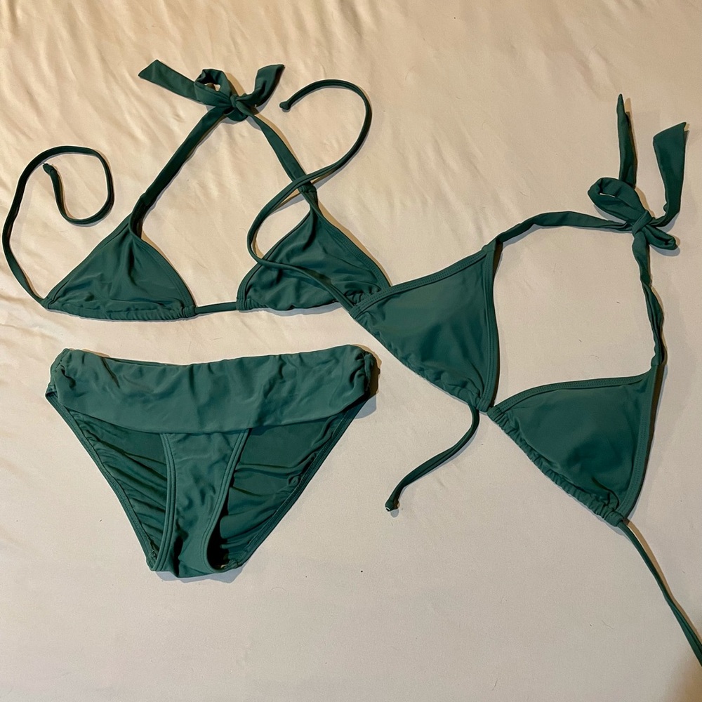 Green Bikini - Picture 3 of 4